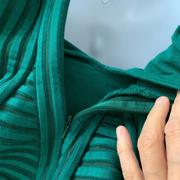 MAJE Green pleated skirt in Neoprene FR 34 / US 2 - Picture 7 of 15